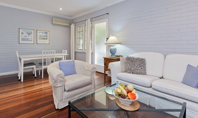 Nedlands Apartment | Nedlands, 2brm Spac GROUND Apt .. 4 mins to SCG Hospital