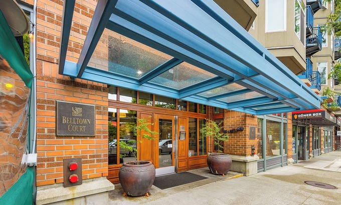 Belltown Apartment | Needle's Edge 99 Walkscore