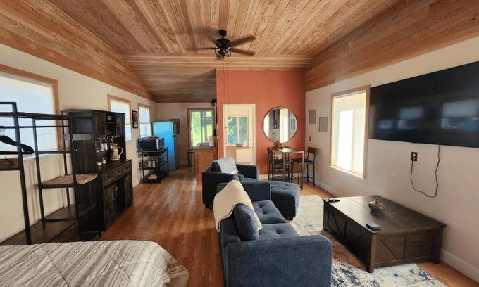 Vernonia Apartment | Nehalem Acres