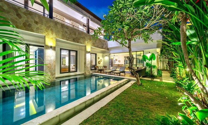 Batu Bolong House | Nelayan Garden Villa Exquisite 3 bedroom Canggu 600 meter from beach