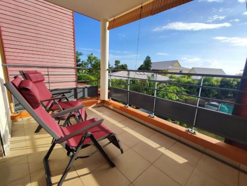 Carosse Apartment | Neptune Appart T3 avec Grande Terrasse et Parking Privé, Proche des Plages, Saint Gilles Les Bains