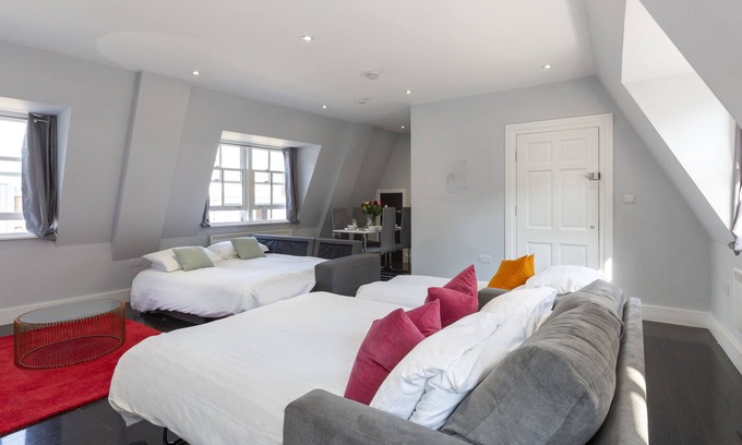 Hoxton West Apartment | NERIAH SUITE - Brick Lane