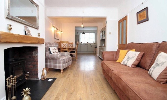 Newport House | Nessa’s Nook by Tŷ SA - Newport