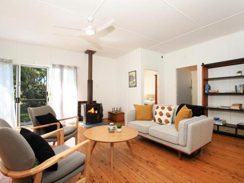 Currarong House | Nest I Pet Friendly I 2 Min Walk to Beach