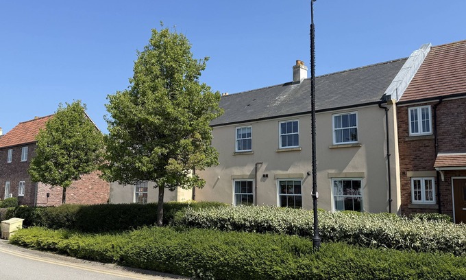 Filey Cottage | Nett's Coastal Escape - an apartment that sleeps 3 guests in 1 bedroom