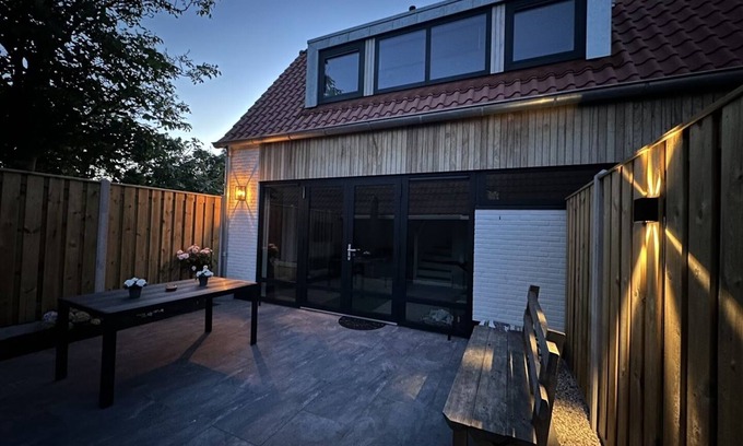 Domburg House | Neugebautes Ferienhaus für 4 Personen im Herzen des Badeortes Domburg!