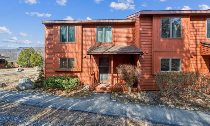 North Creek House | NEW! 11D - Spacious & Family-Friendly Getaway by The Summit at Gore Mountain