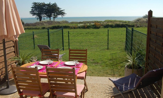 Saint-Pierre-Quiberon Apartment | New 180 ° panoramic sea view studio on Quiberon bay and beach access