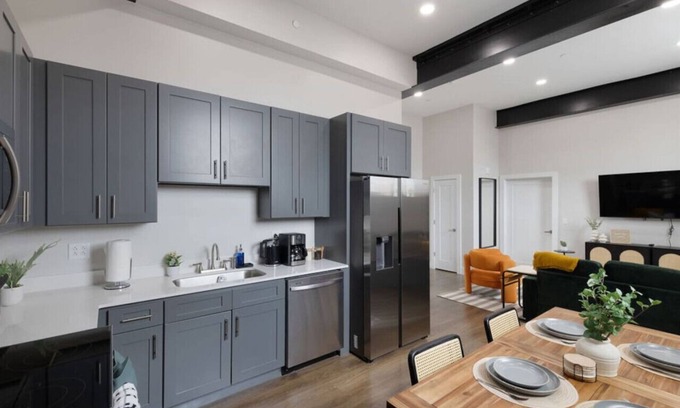 Cleveland Apartment | New 1Bed/1Bath | Parking | 10min to Downtown | Zoo