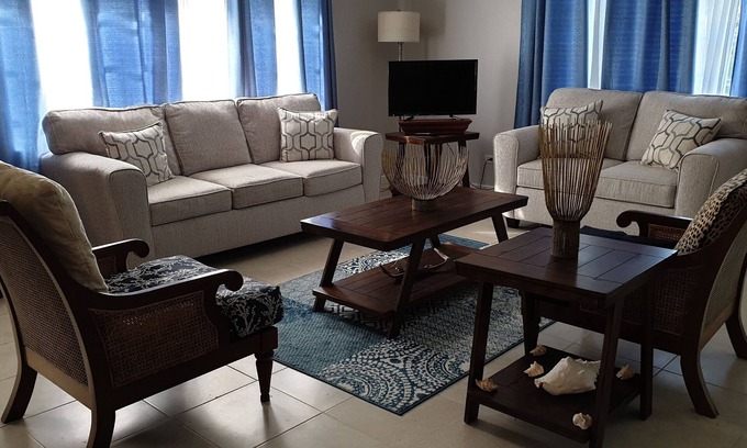 George Town Villa | New 2 bed 2 bath Villa - near George Town and minutes from the beach!