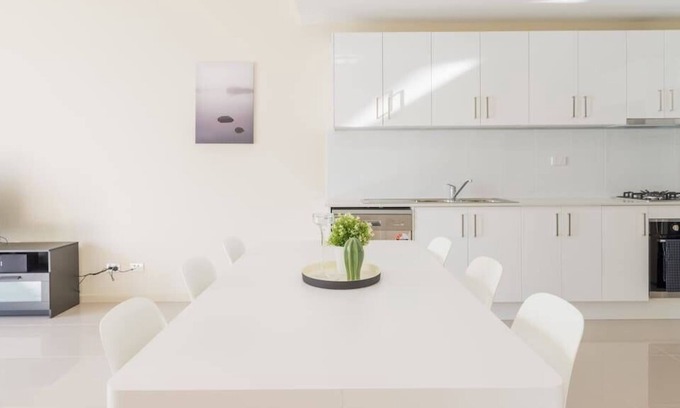 Bowden Apartment | New 2 Bedroom Apt with Secure Parking & WiFi