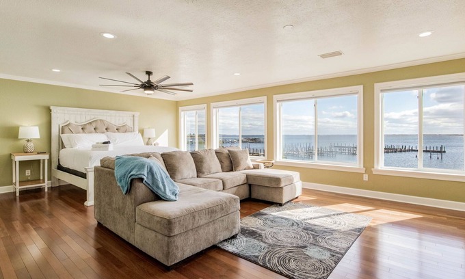 Ono Island House | NEW 20% OFF! Waterfront, Ken's Tranquil Harbor, Near NAS. Boater & Pet-Friendly!