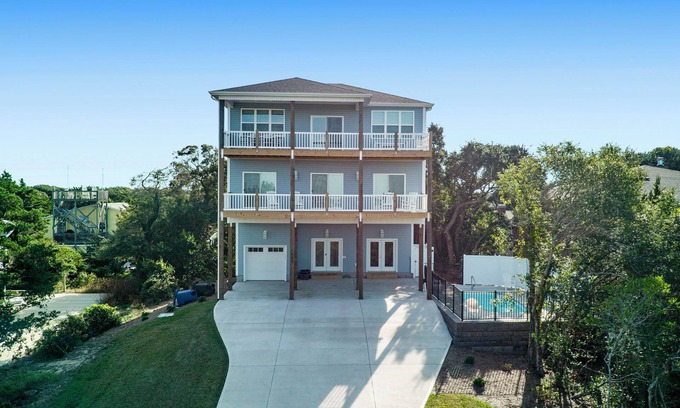 Emerald Isle House | New 2025 4 BR Luxury Home w/Pool, Elevator, Gourmet Kitchen & Ocean-Sound Views