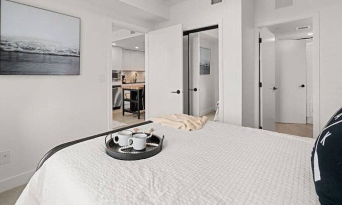 Downtown Kelowna Condo | New 20th floor 1 BR DT w/ lake & mountain views