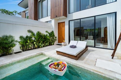 Denpasar Villa | NEW 2BR Pool Villa, BBQ Grill, Sunbed, 8min Beach