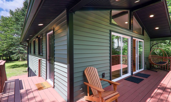 Long Pond House | ★New 3 Bedroom Cabin★ near Kalahari, Camelback, and all Activities🚣🚴‍♂️ 🏂🌲🐻