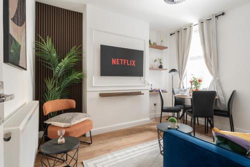 Liverpool Apartment | New 4BedRoom Home - Near LFC & EFC