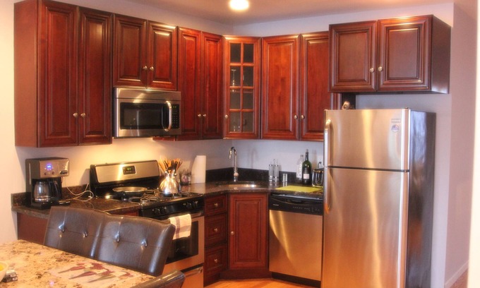 Bedford-Stuyvesant House | *NEW*6 BEDROOM DUPLEX 2 BLOCKS FROM TRAIN AND 15 MIN TRAIN RIDE INTO MANHATTAN