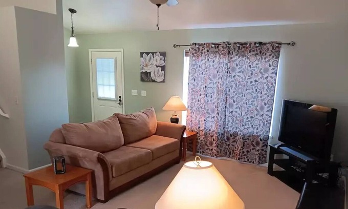 Windsor House | NEW Amazing location/central Windsor