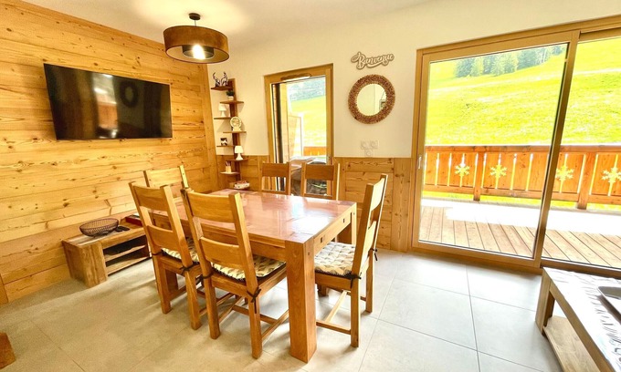 Notre-Dame-de-Bellecombe Apartment | New apartment on the slopes with parking and wifi