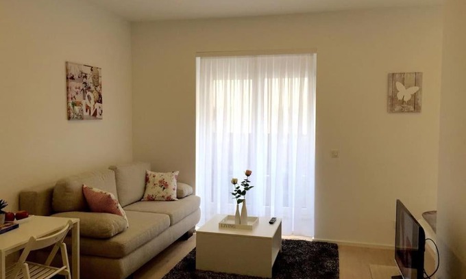 Hernals Apartment | NEW Apartment - 10 min DOWNTOWN