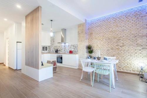 La Roqueta Apartment | new apartment 4 pax front central station wifi