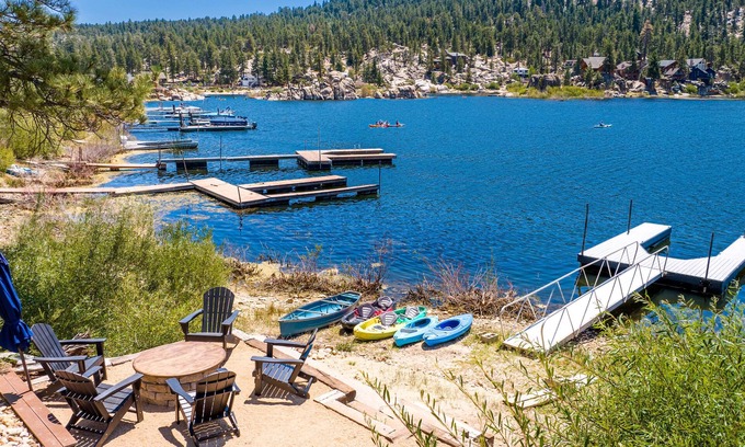 Boulder Bay Cabin | New! Bearadise~BoulderBaycation~lakefront w/dock