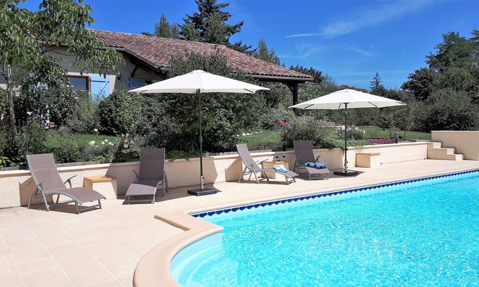 Monflanquin House | New! Beautiful gite within walking distance of Monflanquin