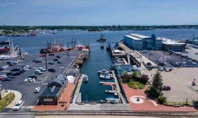 New Bedford House | New Bedford Waterfront Historic District