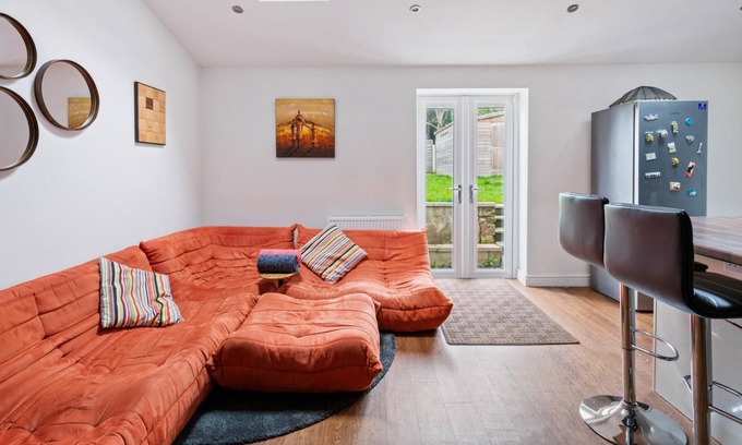 Leeds House | NEW Bright & Stylish 4BD Home City Centre of Leeds