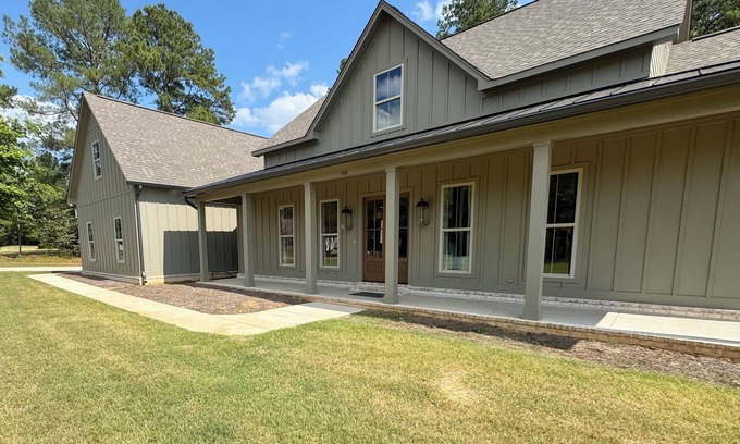 Oxford House | New Build. 4bed, 4.5 bath Custom Home in Oxford, MS.12 Minutes from Town Square.
