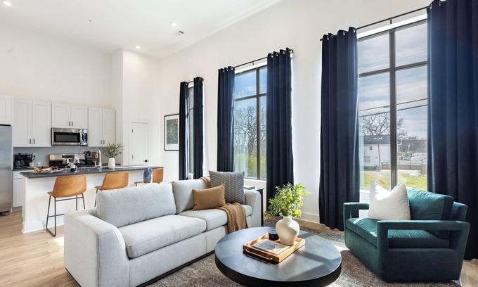 Nashville House | New Build Condo Walk to Dining, Nightlife & Music Near Midtown | The Heights