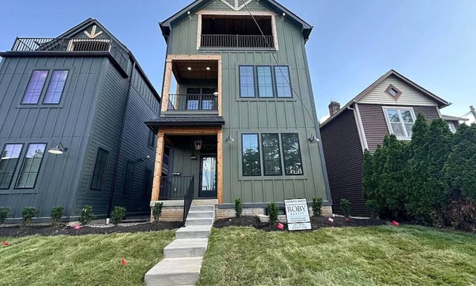 Italian Village House | New Build Hot Tub Dtown ShortNorth