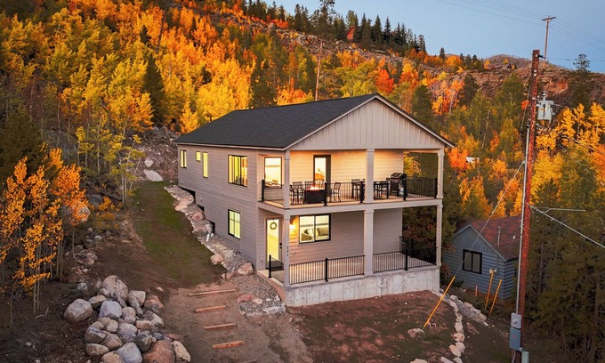 Grand Lake House | NEW Build Modern Home, Stunning Lake Views, Steps to Town!