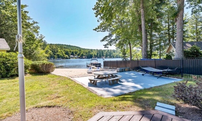 Alton Bay House | NEW Calm Cove Retreat Dock and Beach