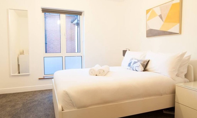 Derby Apartment | *NEW* Central Derby Apt, with Parking - The Vulcan - Sleeps 6