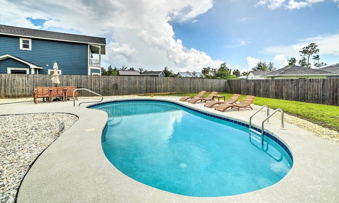 Port St. Joe Villa | NEW! Chic Port St Joe Villa < 1 Mi to Beach Access