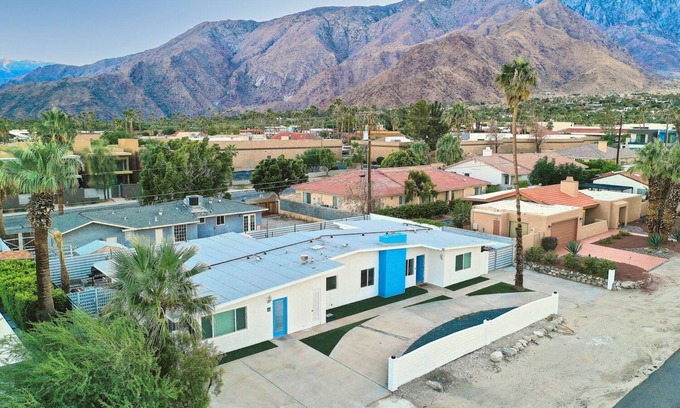 Racquet Club Estates House | New Chic Remodel w/Heated Pool, Jacuzzi, Mini Golf, Bikes, Dry Bar, Coffee Bar