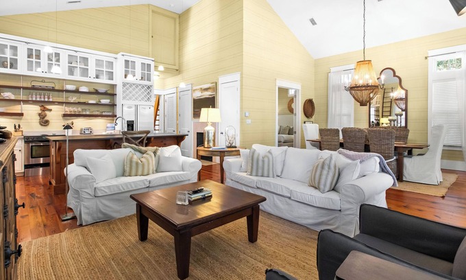 Watercolor House | NEW Classic WaterColor Home 2 Blocks to Camp WaterColor with LSV and Bikes