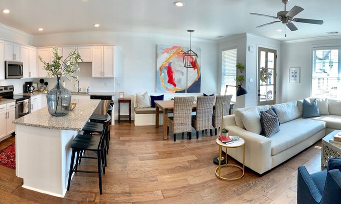 Oxford Condo | New, clean, and spacious 3 br/3 .5 ba Oxford condo!