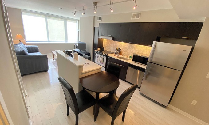 Rosslyn Apartment | NEW condo in superb Arlington with free parking and close to DC and metro