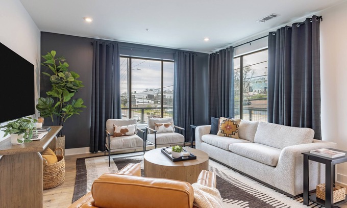 Nashville House | New Condo w/Balcony, Near Midtown | The Heights