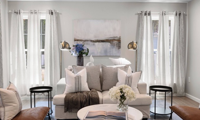 Narragansett House | New Construction 3 blocks from Boone St. and walkable to ocean wall.