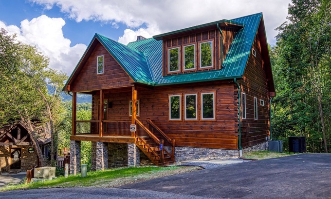 Wears Valley Cabin | New Construction - 4bed 3.5 Bath in Beautiful Wears Valley!