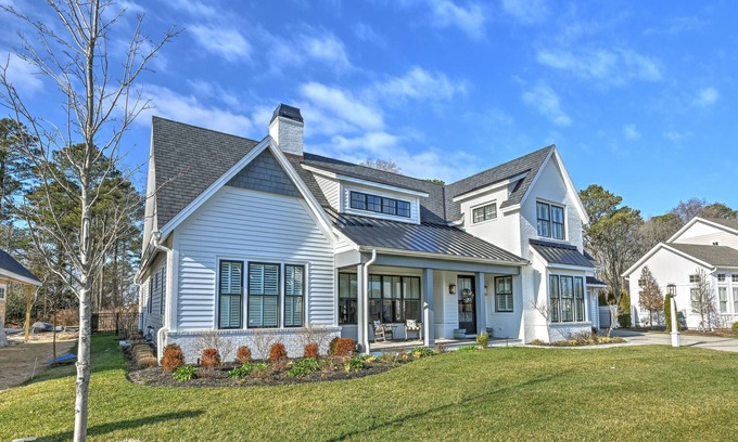 Lewes House | New Construction in-town Lewes with private pool!