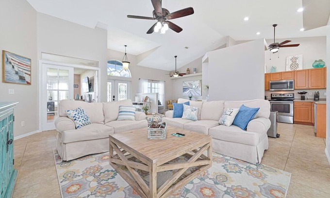 Burnt Store House | NEW Coral Sunset Retreat 4BR