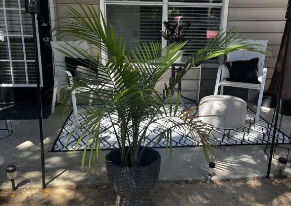 Lawrenceville House | New Cozy 1 Califonia King Size Bed with Small sitting Area & Private Bathroom wit Private Entrance! With Free Parking outside Unit! 45 mins away from Airport!
