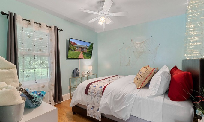 Kilmarnock House | NEW Cozy 2 BD 2 BTH w/Arcade Movie Thtr Pool Tbl