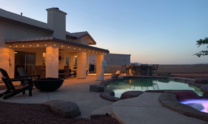 Fort Mohave House | New! Desert LUX Oasis LARGE POOL SPA BBQ FIRE-PIT