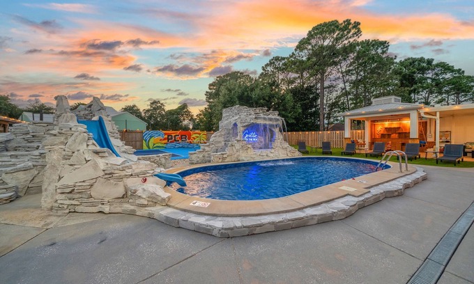 Thomas Drive House | NEW! Family Retreat - Pickleball, Bball, Pool, Game Rm, Bunk Rm, Beach 1.4 mi